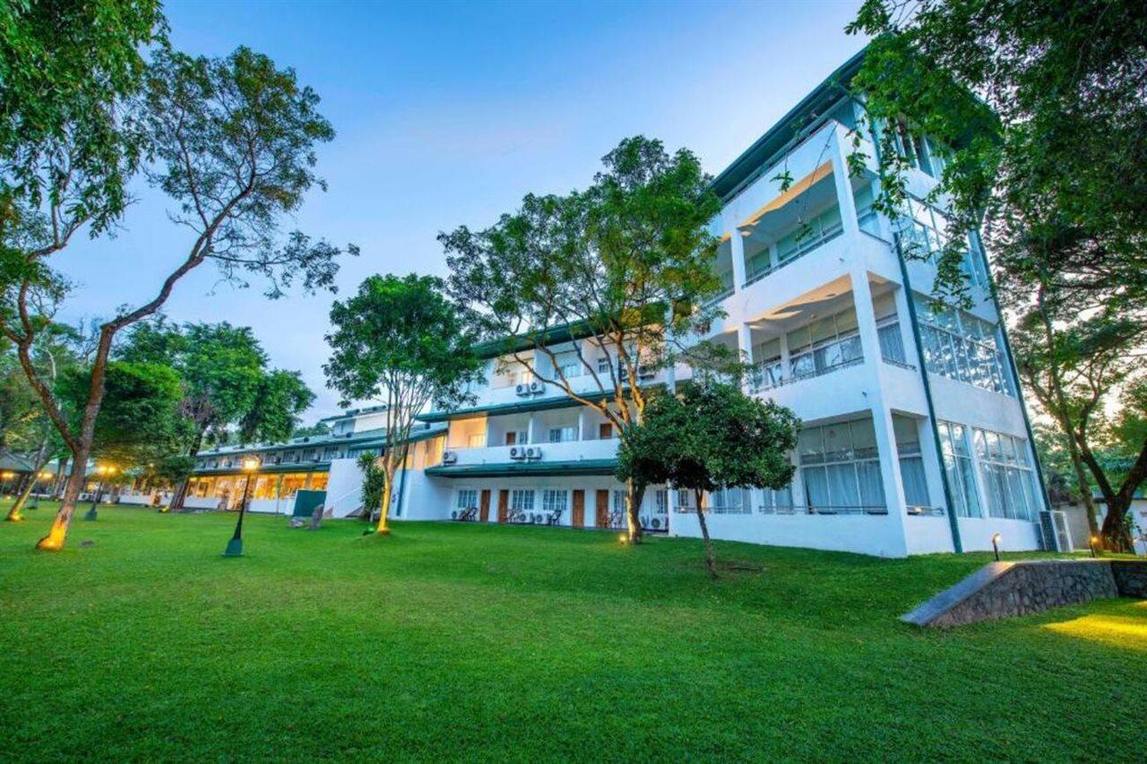 Hotel Sudu Araliya Polonnaruwa Exterior foto